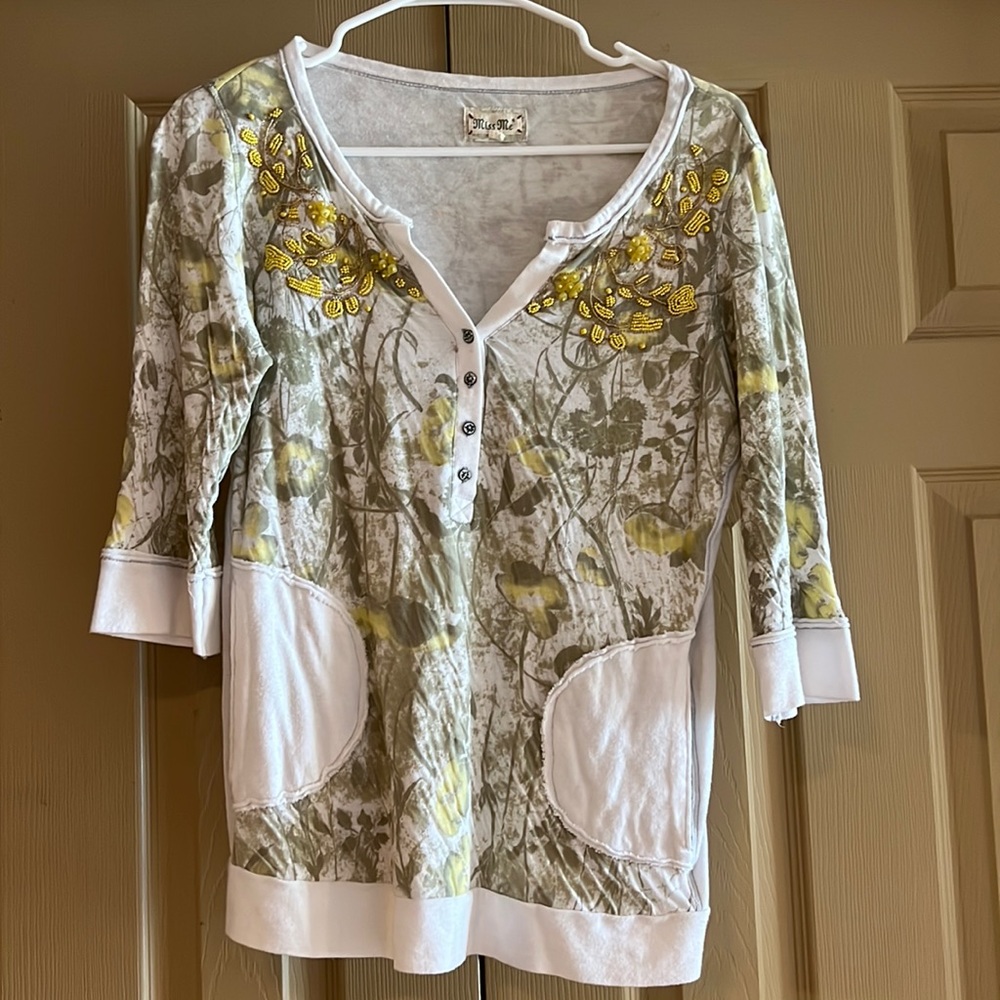 Cute miss me top. Just not my style. Has cute beading on it.